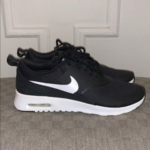 Black Nike Sneakers